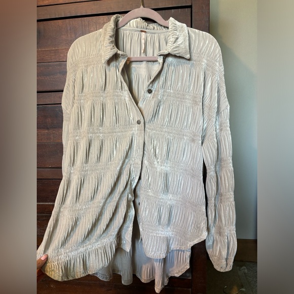 Free People My Best Top Button-Up Top Sz XS - Runs Big Winter Fog - NWOT - Picture 2 of 14